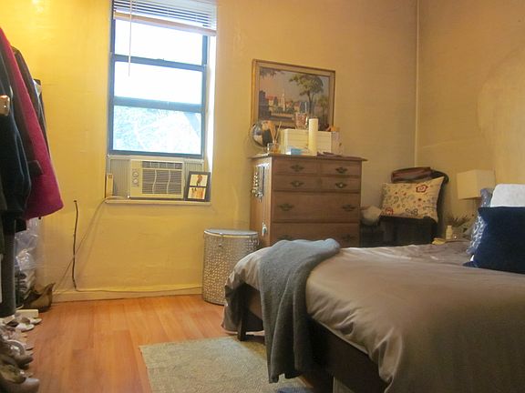 5th image of 795 Grand St APT 2R