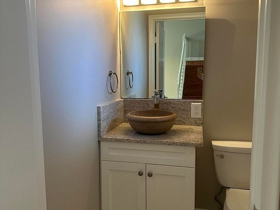 4th image of 10458 Lake Vista Cir