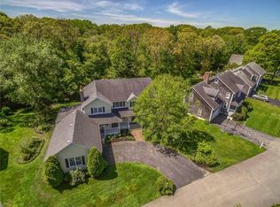 10 Woodhaven Rd, Barrington, RI 02806