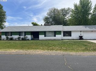 975 W Olive Ave, Hermiston, OR 97838