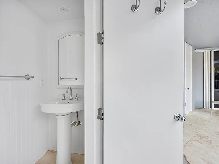 11741 NW 23rd St — Photo 39