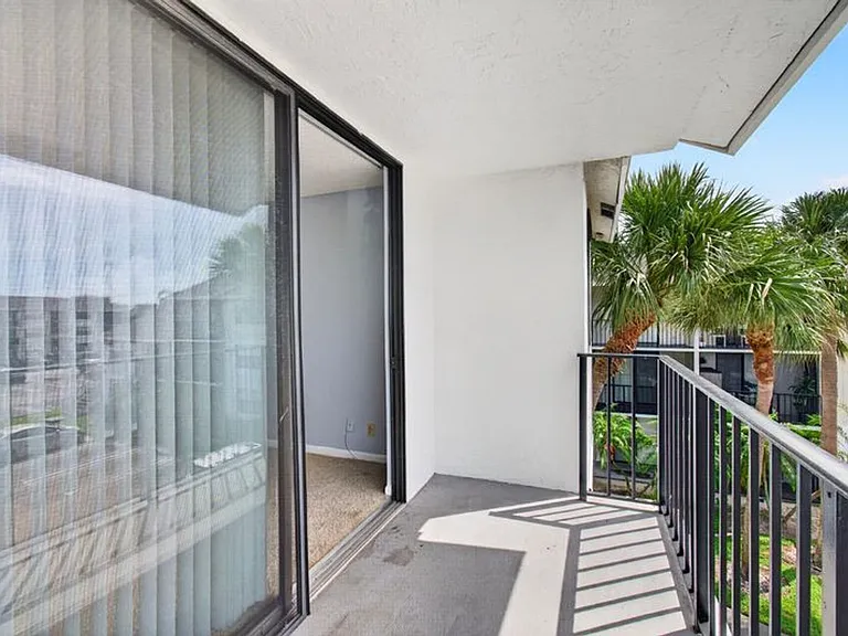 724 Executive Center Dr #31-8-31 — Photo 17