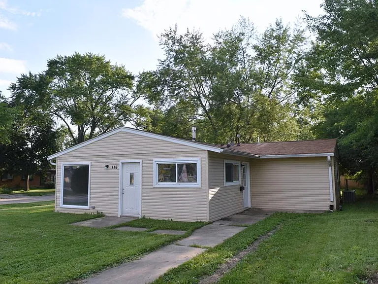 116 Center Rd — Photo 1