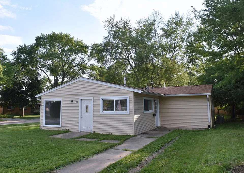 116 Center Rd