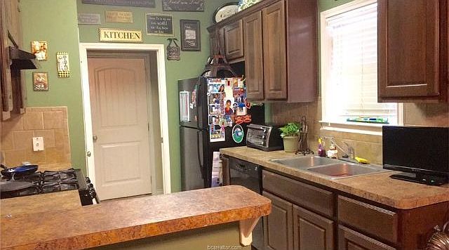 2nd image of 1593 Woodbine Ct
