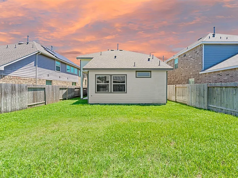 3009 Wedgewood Bay Ct — Photo 36