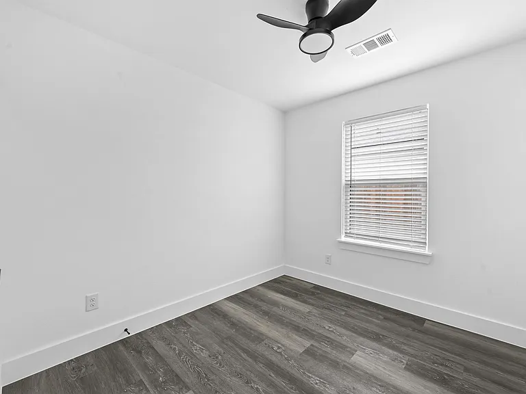 3018 Henry St #A — Photo 14