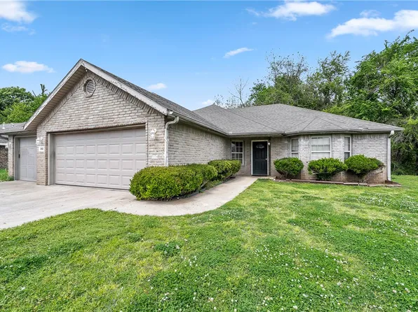 202 Hunter Allen Dr, Springdale, AR 72764