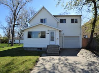 207 S 4th St, Aberdeen, SD 57401