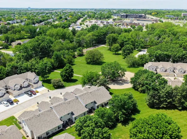 900 67th St Unit 1003, West Des Moines, IA 50266