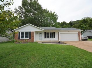 321 Lemonwood Dr, Saint Peters, MO