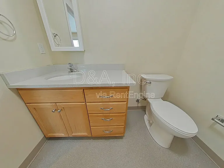 620 NW Kings Blvd #200-6 — Photo 3