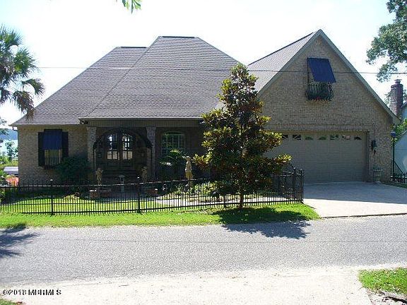3rd image of 9010 Lake Flora Dr