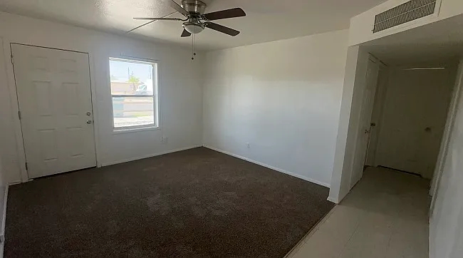 2 bed, 700 sqft, $799 — Photo 3
