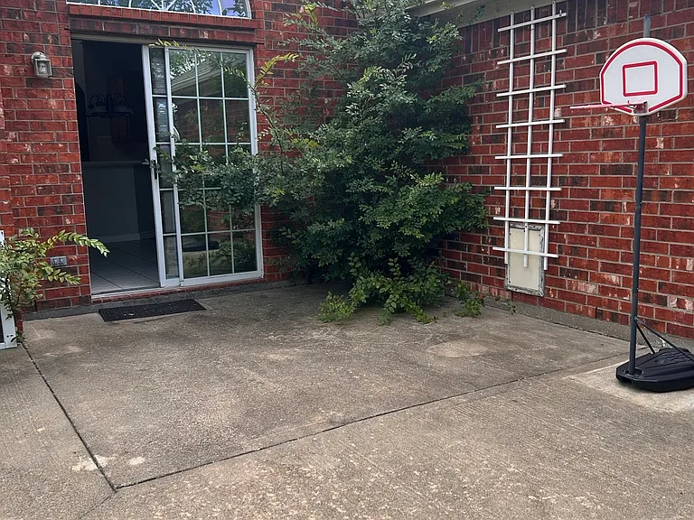 6104 Oldham Dr — Photo 22