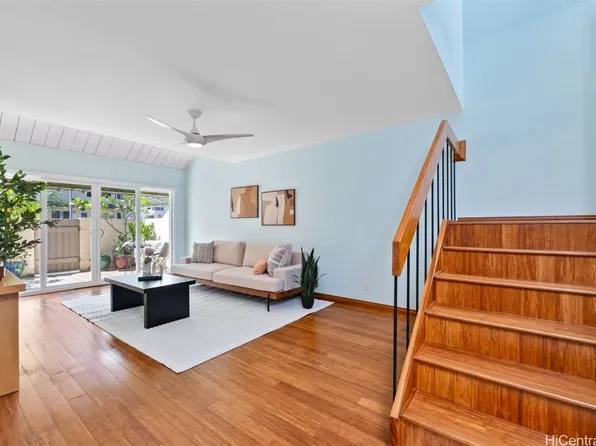 529 Pepeekeo St APT 2-13A, Honolulu, HI 96825