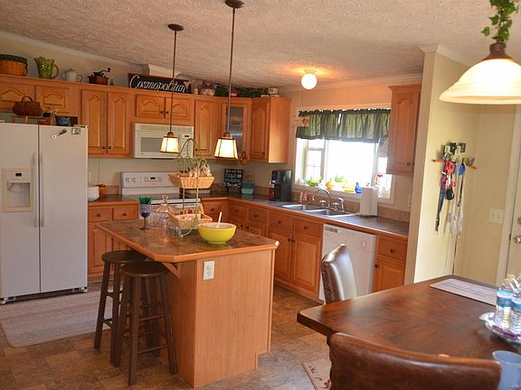 4th image of 414 E Switzer Pike