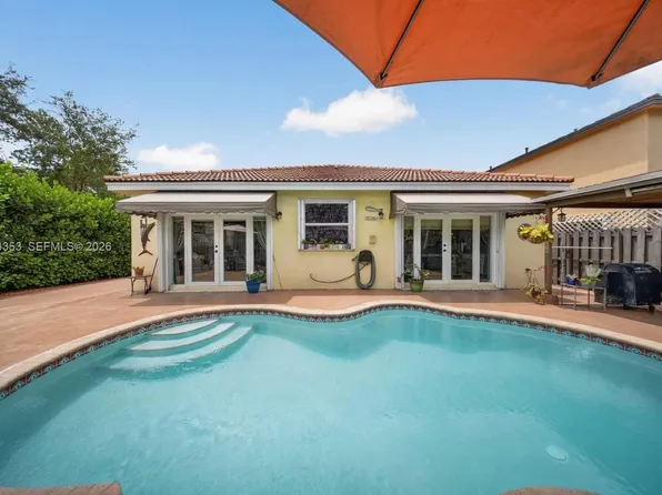 16437 SW 76th Ter, Miami, FL 33193