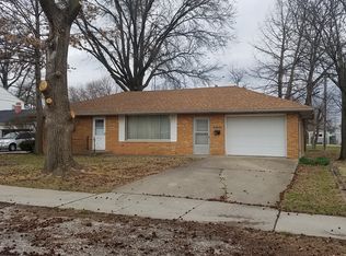 119 W Fortune St, Virden, IL 62690