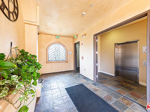 2nd image of 5057 Maplewood Ave #Penthouse 4