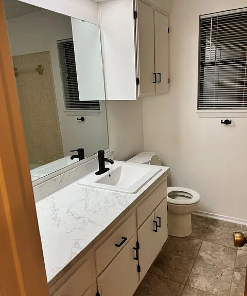 131 Candice Dr N — Photo 6
