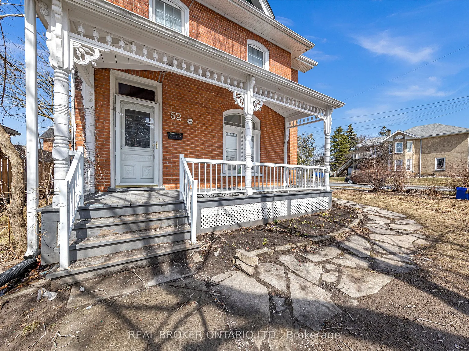 4 bed, $2,490 — Photo 2
