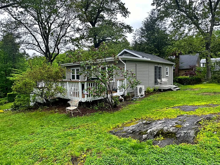 18 Inglenook Rd — Photo 3