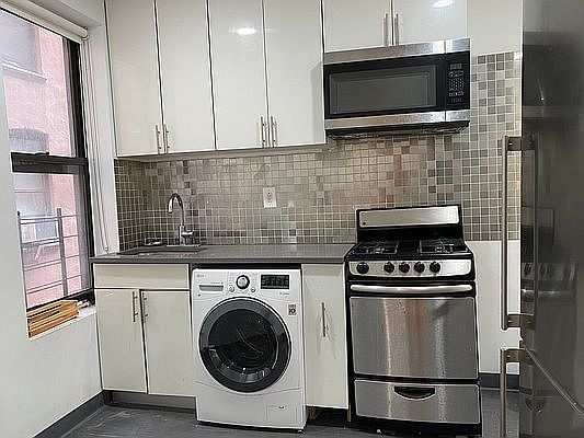 1st image of 224 W 149th St #3