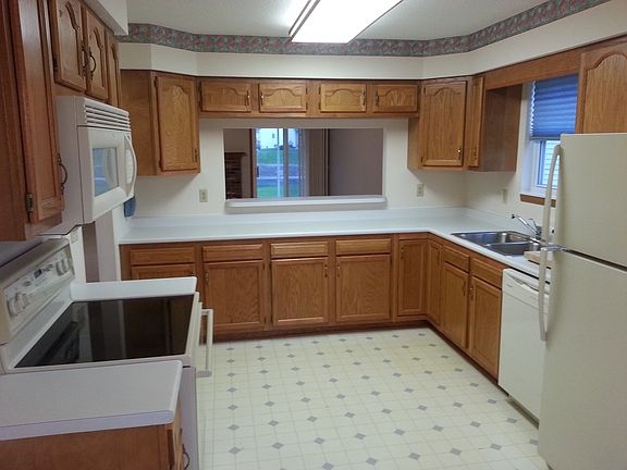 Eat-in Kitchen