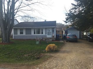 1209 Prescott St, Dixon, IL 61021