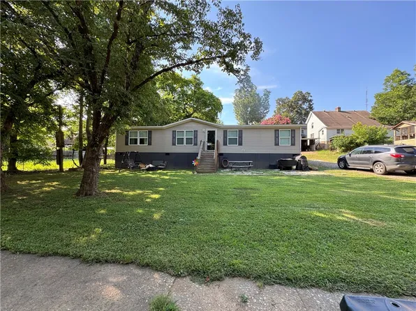 325 South Ave, Seneca, SC 29672