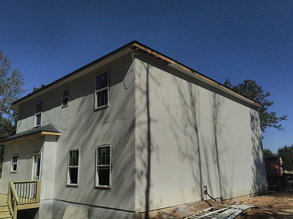 3rd image of 822 Conger St