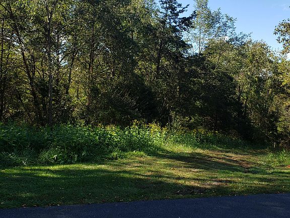 2nd image of 7 Hill Cir