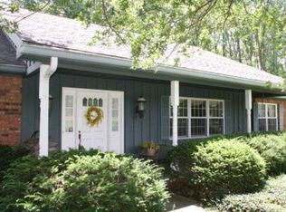 4584 E Sleepy Hollow Dr, Terre Haute, IN 47803