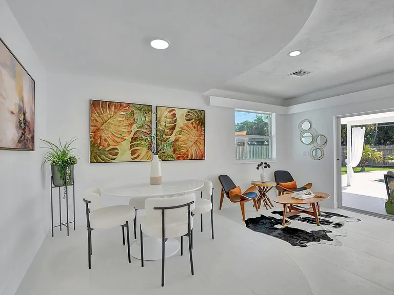 832 SW 10th Ave — Photo 17