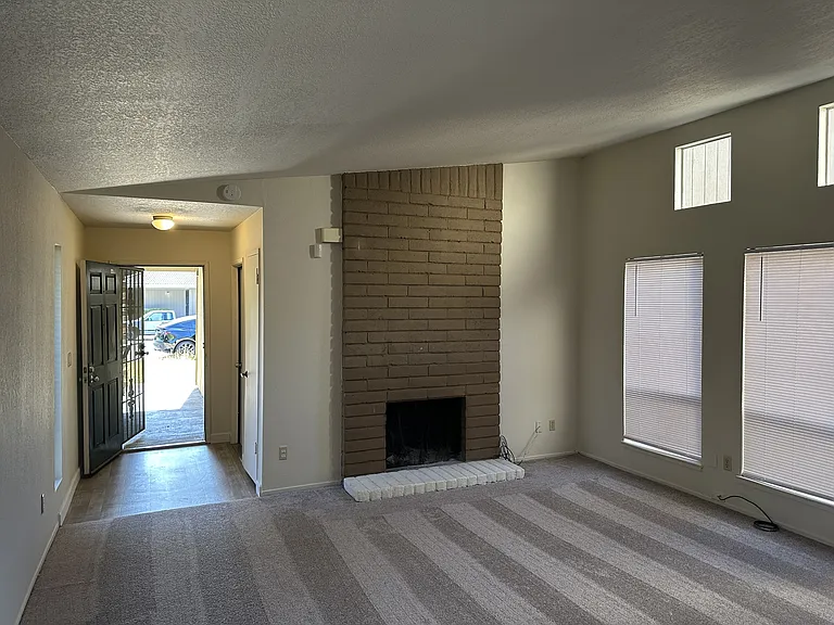 5627 Passero Way — Photo 2