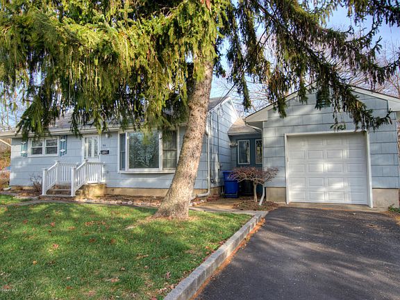 3rd image of 96 Fairacres Dr