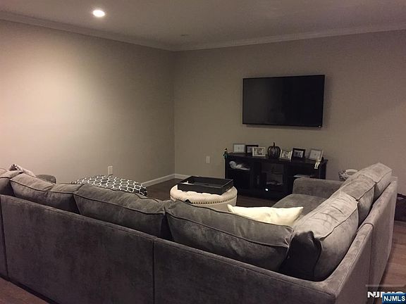4th image of 29 Fairview Pl APT 3