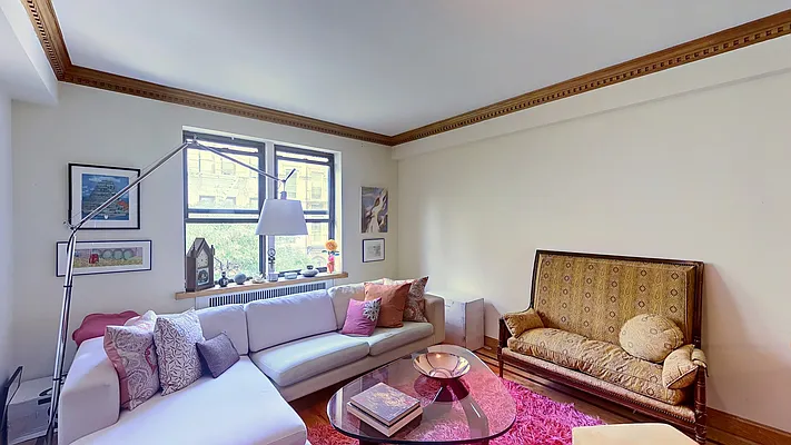 Rented by Emor Management Inc. | media 21