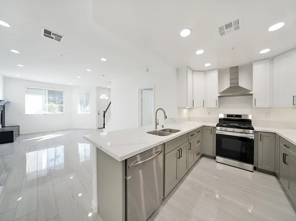 515 Orange Ave, Newport Beach, CA 92663