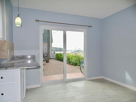 4th image of 390 W Cocoa Beach Cswy APT 5-1