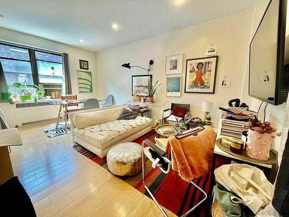 1st image of 205 W 15th St #4TT