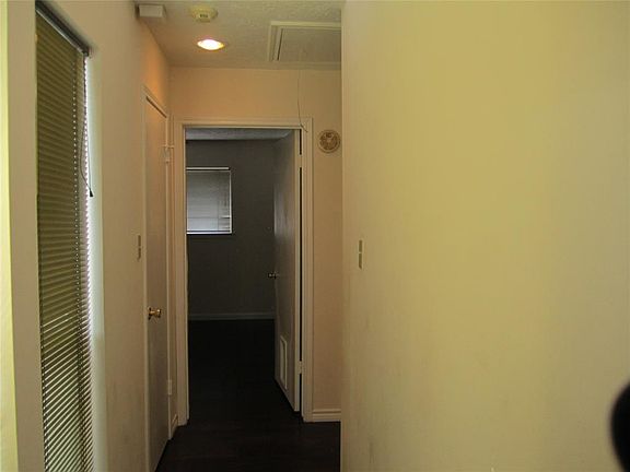 3rd image of 4903 Eagle Trail Dr