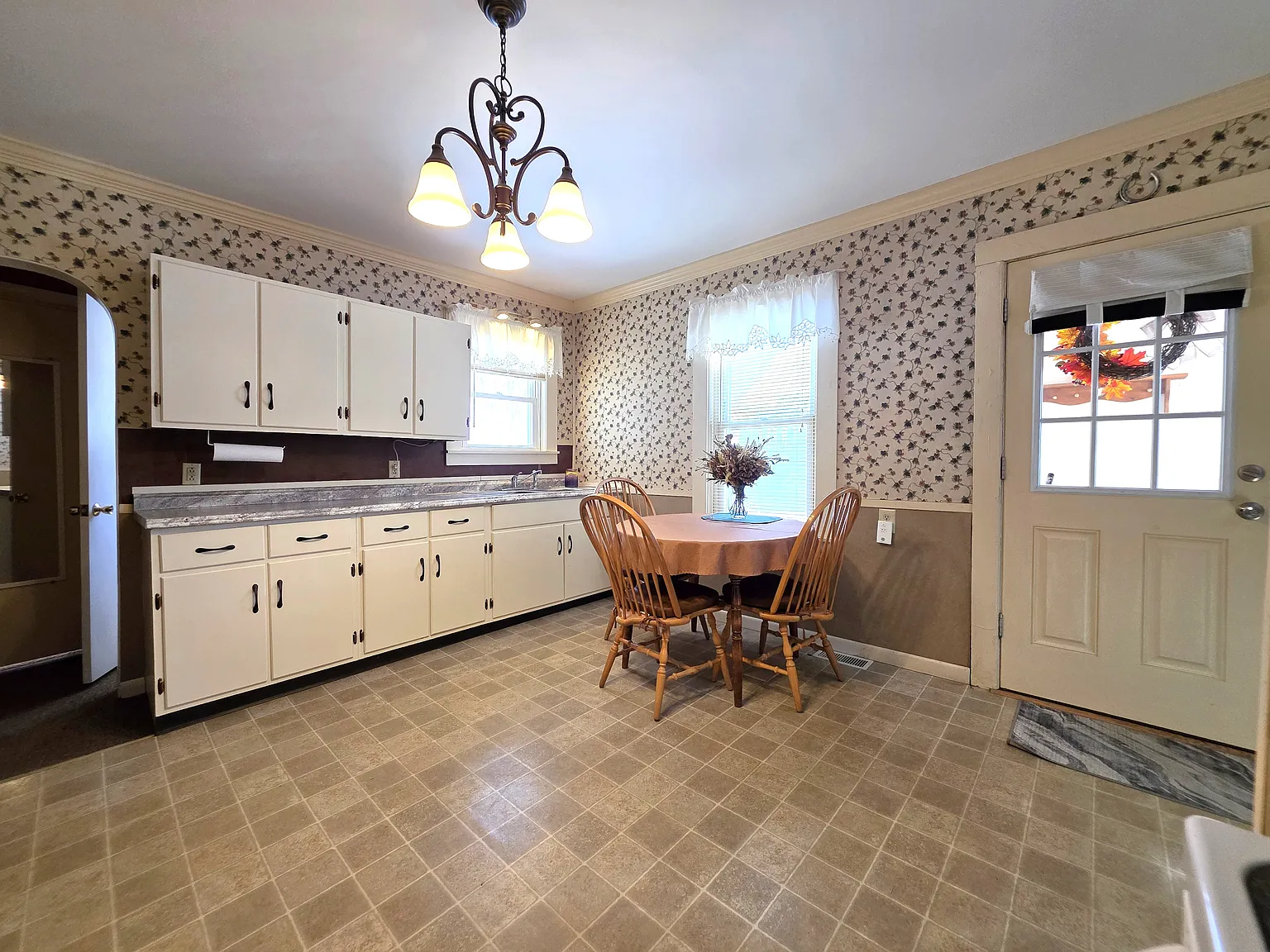 2 bed, 1000 sqft, $1,600 — Photo 4
