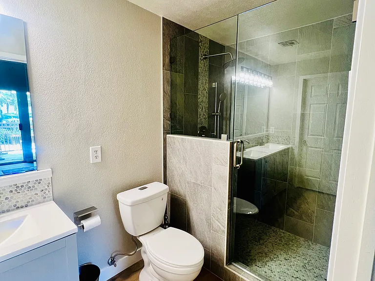 8555 W Russell Rd #1002 — Photo 21