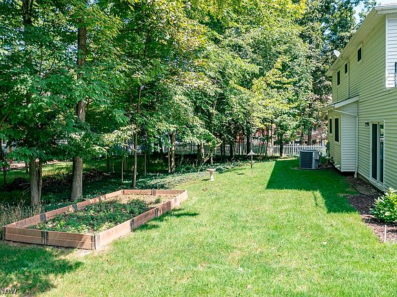 4th image of 16953 Deerfield Dr