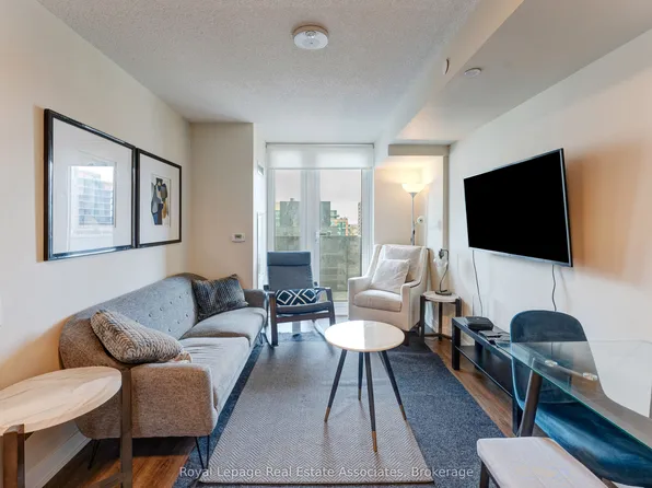 38 Monte Kwinter Ct #1004, Toronto, ON M3H 0E2