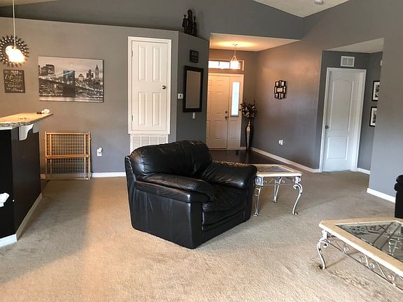 3rd image of 2707 Blackwood Dr