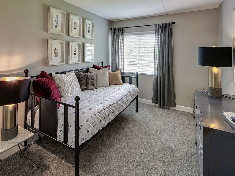 Willow Crossing Apartments — Photo 23