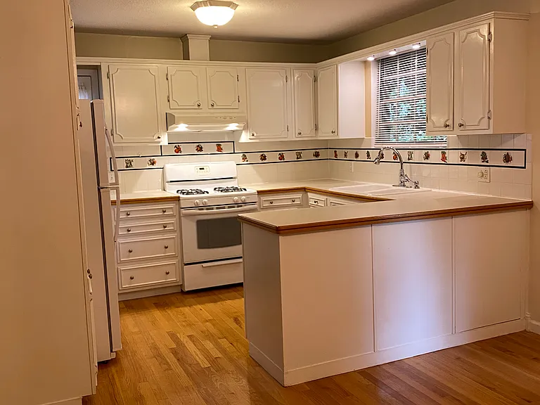 923 Greenhill Dr — Photo 6